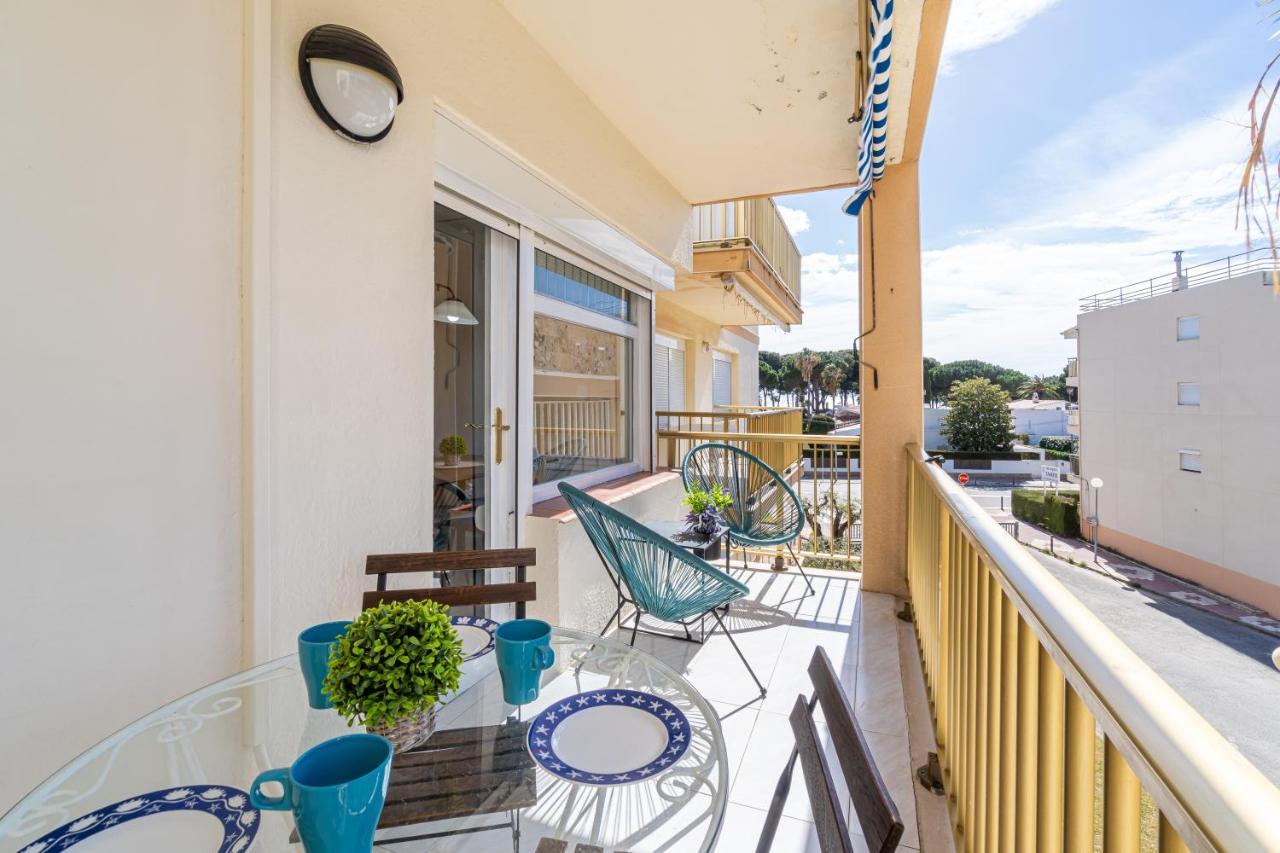 Coastal Paradise & Cozy Home With A 100M From The Beach! カンブリルス エクステリア 写真
