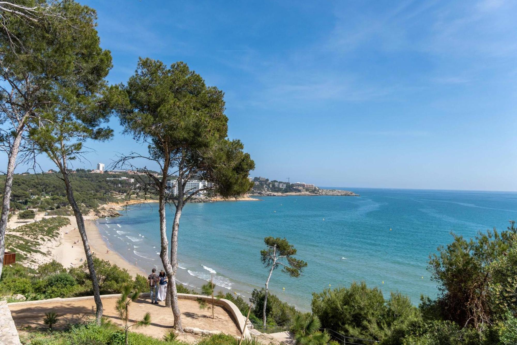 Coastal Paradise & Cozy Home With A 100M From The Beach! カンブリルス エクステリア 写真