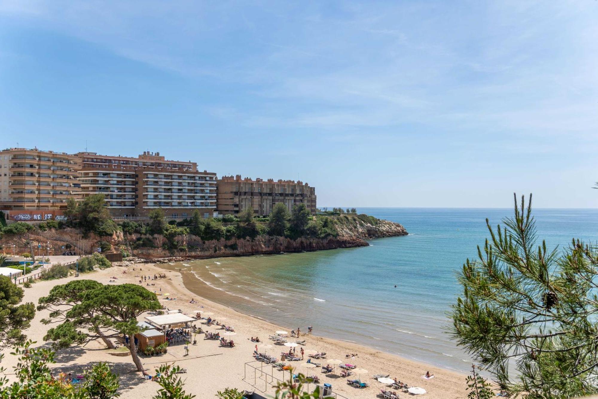 Coastal Paradise & Cozy Home With A 100M From The Beach! カンブリルス エクステリア 写真