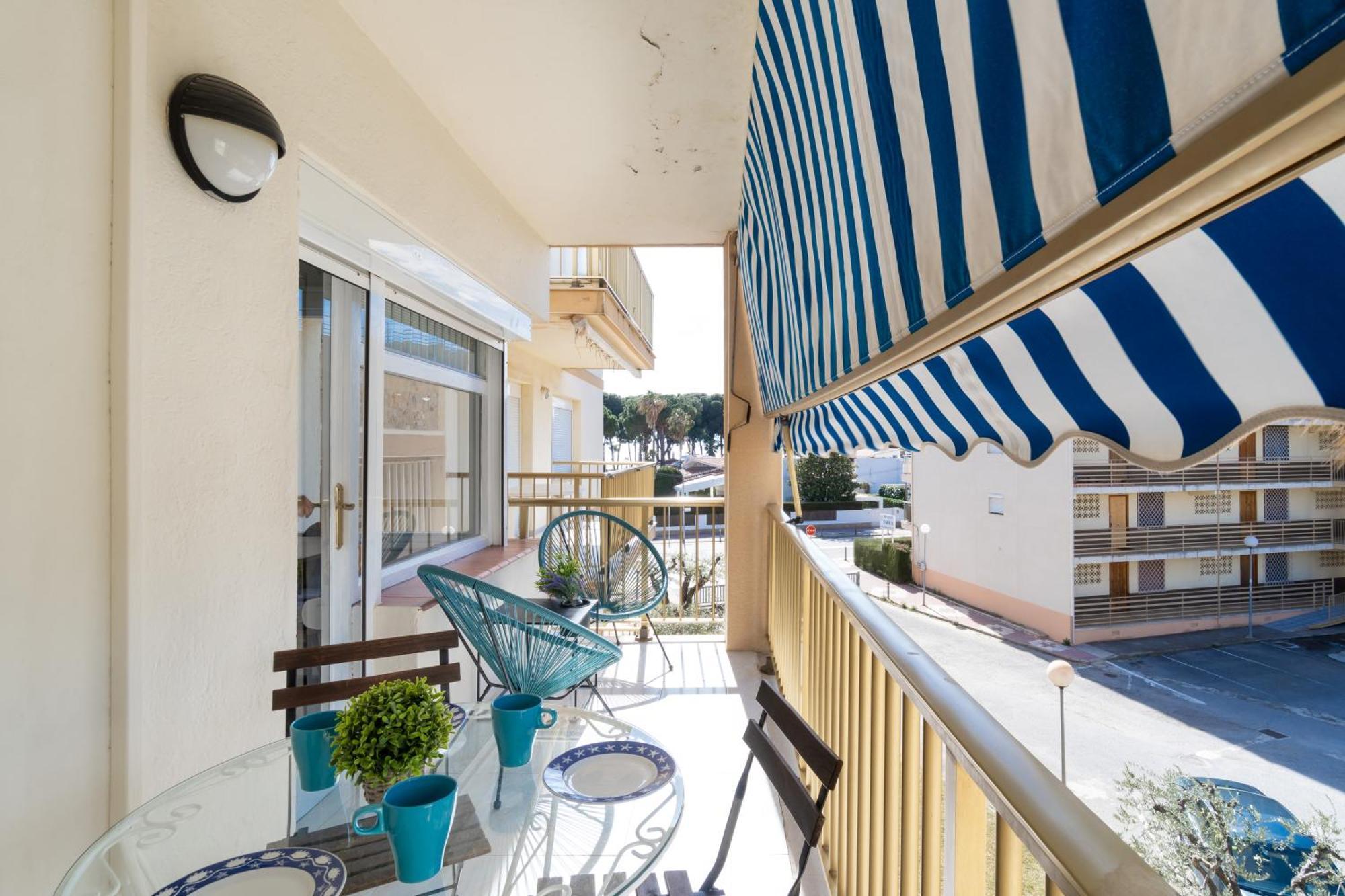 Coastal Paradise & Cozy Home With A 100M From The Beach! カンブリルス エクステリア 写真