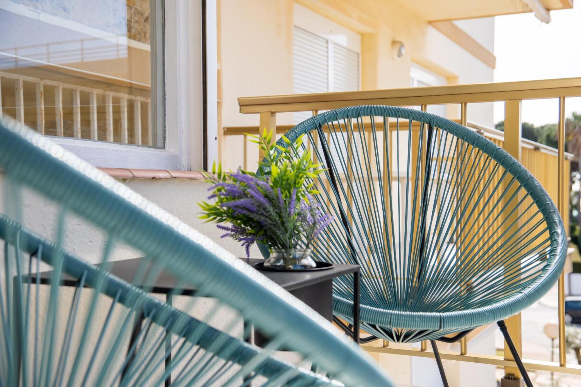 Coastal Paradise & Cozy Home With A 100M From The Beach! カンブリルス エクステリア 写真